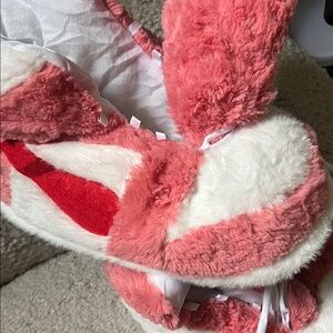 New Fashion Sneakers Slippers Plush OS Unique